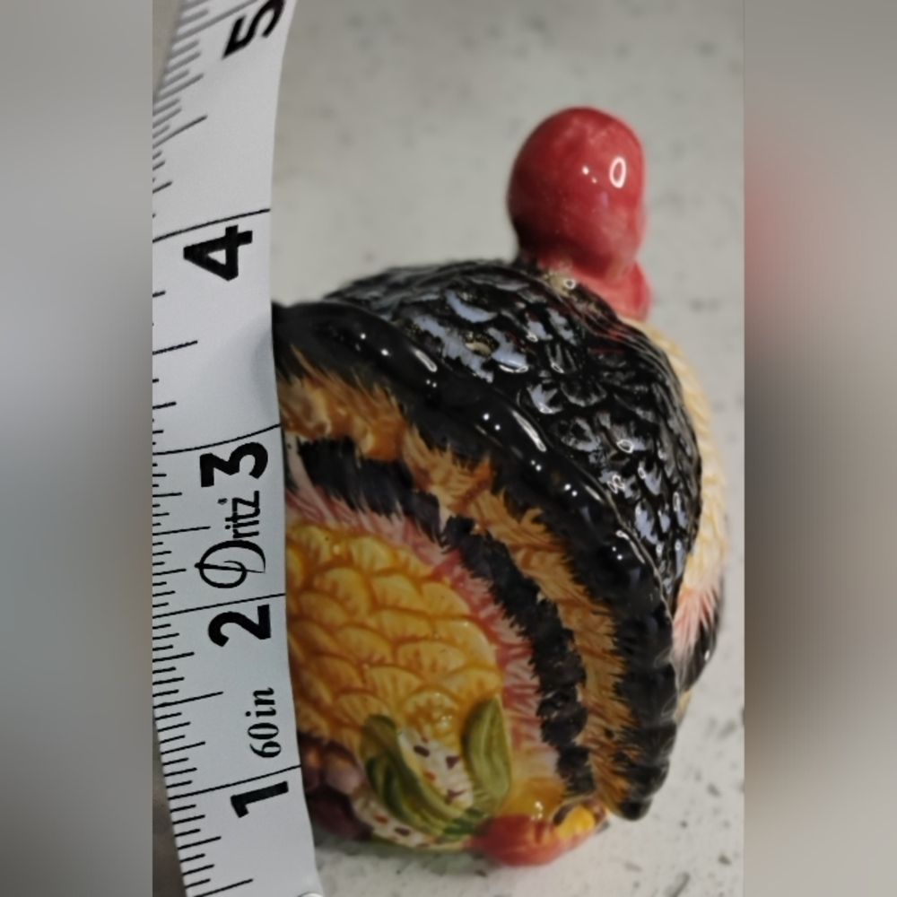 Turkey Salt & Pepper Shakers - Picture 5 of 6